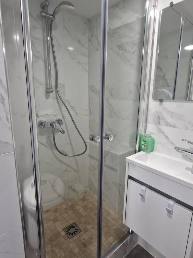 L'Auberge De Sucy - Studio Climatise Bagian luar foto
